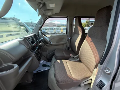 Mitsubishi Minicab Van