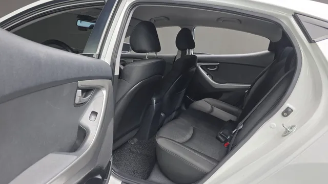 Hyundai Elantra (Avante)