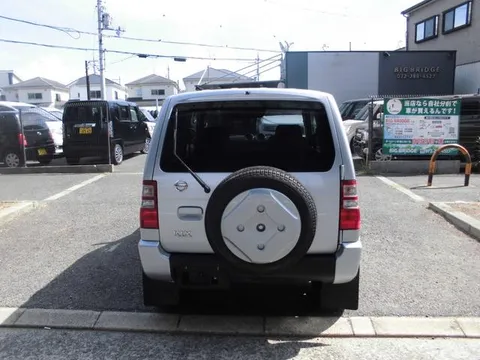 Nissan KIX