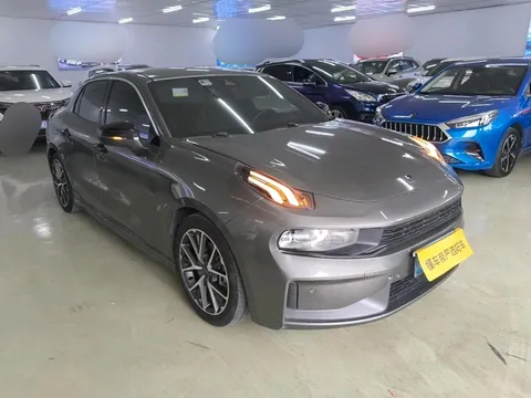 Lynk & Co 03