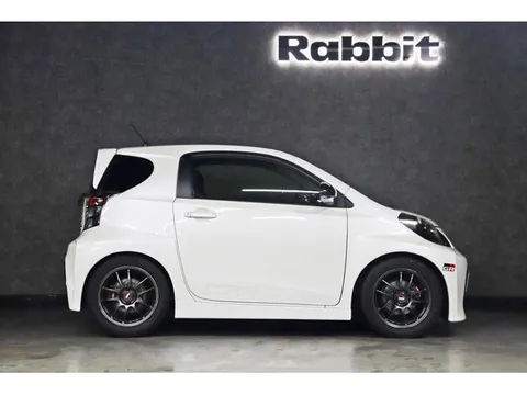 Toyota iQ