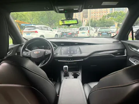 Cadillac XT4