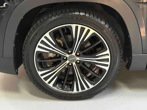 Jetour X90