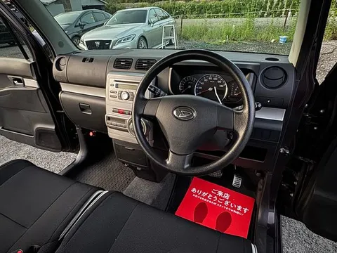 Daihatsu Move Conte