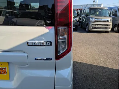 Suzuki Spacia