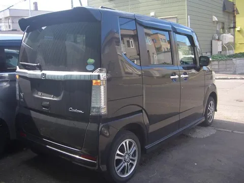 Honda N-BOX Custom