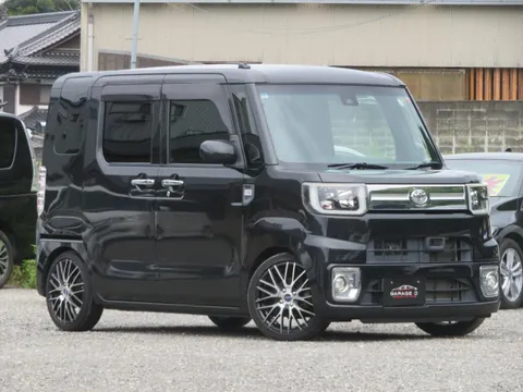 Toyota Pixis Mega