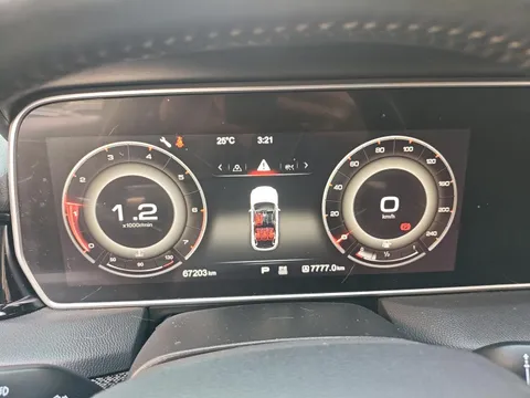 Hongqi HS5