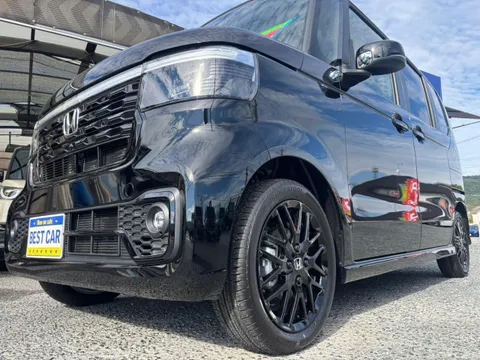 Honda N-BOX Custom