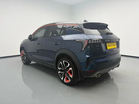 Lynk & Co 06