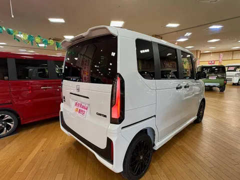 Honda N-BOX Custom