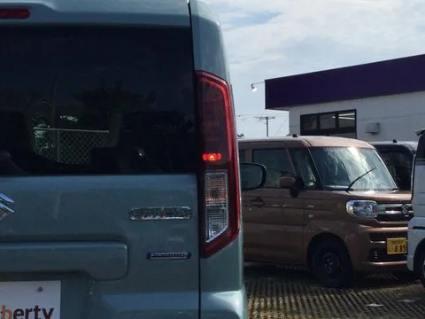 Suzuki Spacia