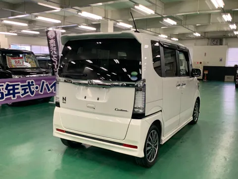 Honda N-BOX Custom