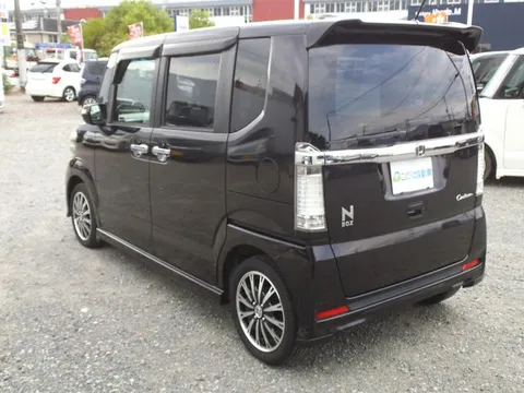Honda N-BOX Custom