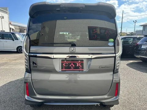 Honda N-BOX Custom