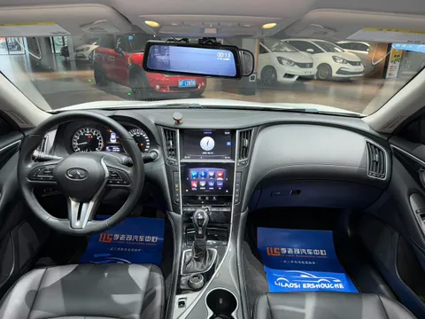 Infiniti Q50L