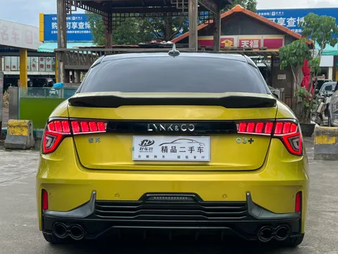 Lynk & Co 03