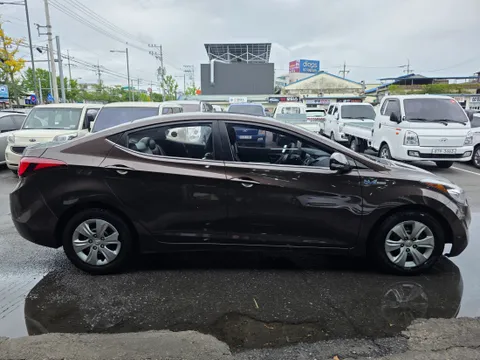 Hyundai Elantra (Avante)