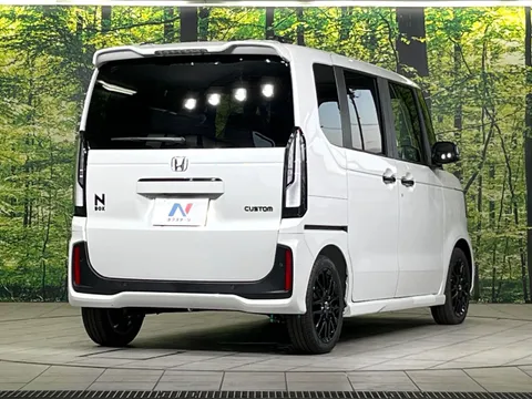Honda N-BOX Custom