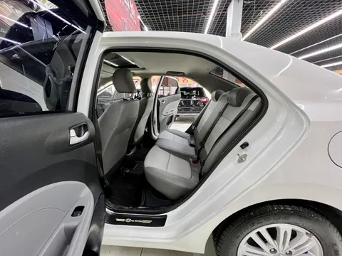 Kia Pegas