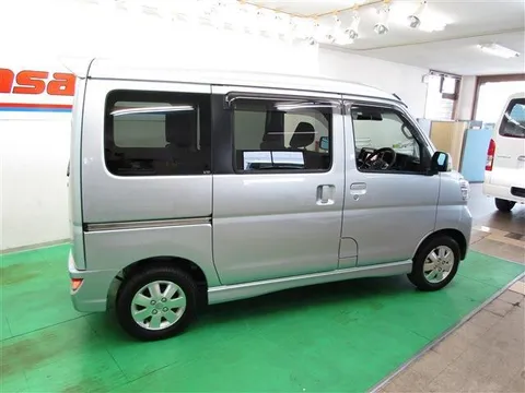 Daihatsu Atrai Wagon
