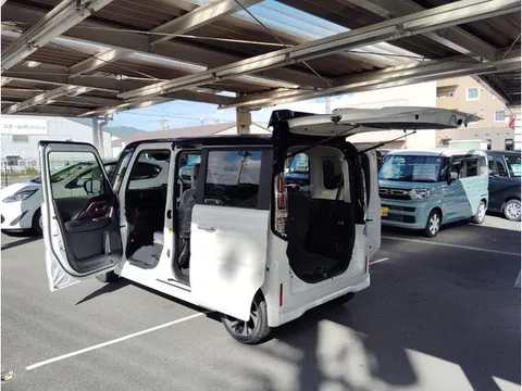 Suzuki Spacia Custom