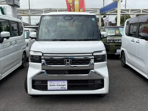 Honda N-BOX Custom