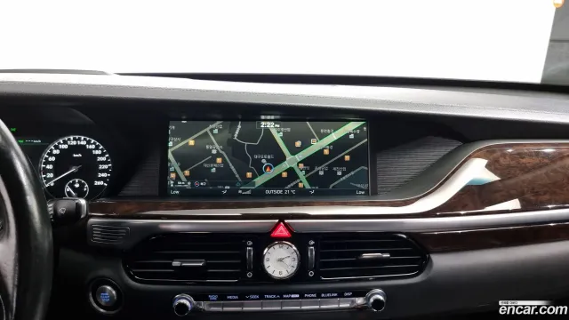Genesis G90 (EQ900)
