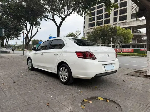 Peugeot 301