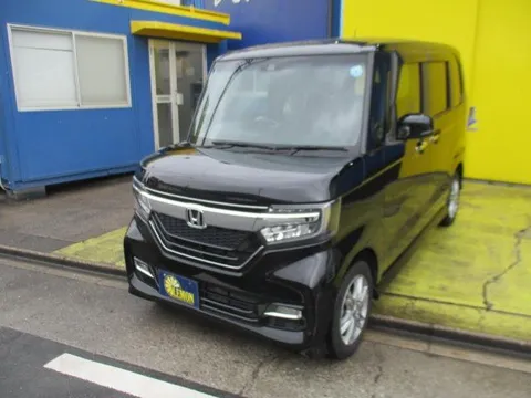 Honda N-BOX Custom