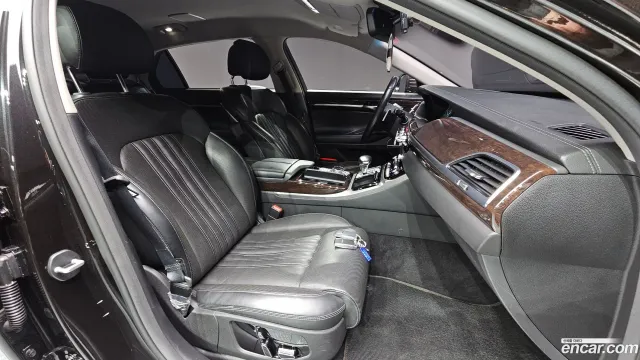 Genesis G90 (EQ900)