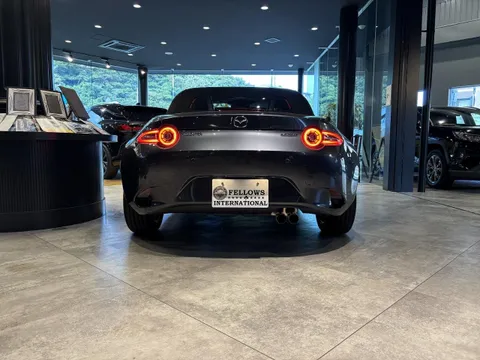 Mazda MX-5 (Roadster)