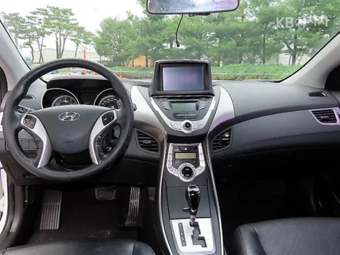 Hyundai Elantra (Avante)