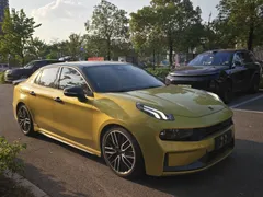 Lynk & Co 03