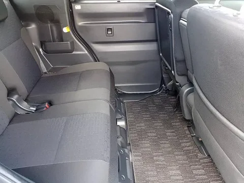 Toyota Pixis Mega