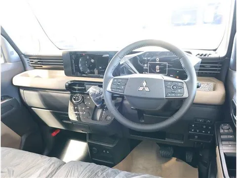 Mitsubishi Delica Mini