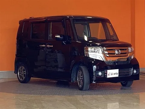 Honda N-BOX Custom