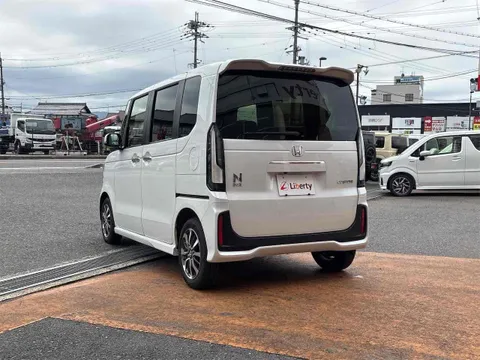 Honda N-BOX Custom
