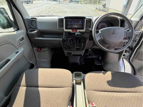 Mitsubishi Minicab Van