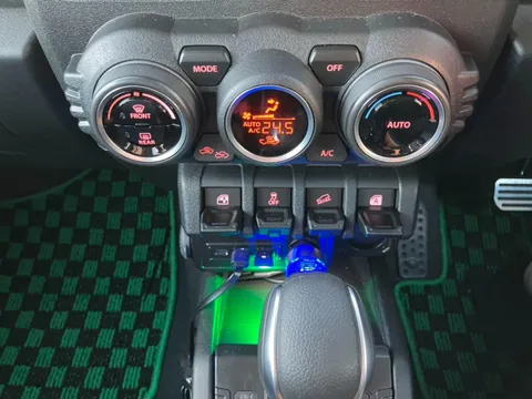 Suzuki Jimny Sierra
