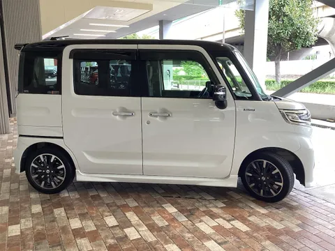 Suzuki Spacia Custom