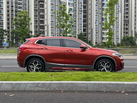 BMW X2