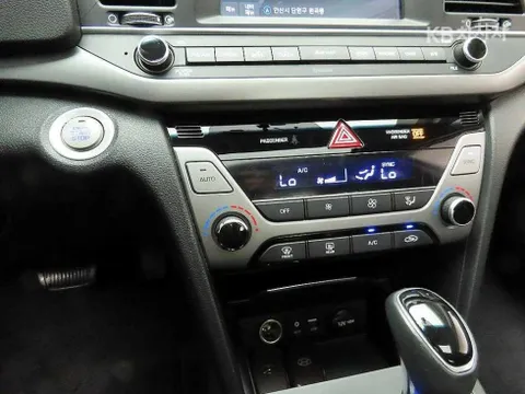 Hyundai Elantra (Avante)
