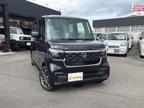 Honda N-BOX Custom