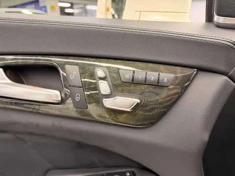 Mercedes-Benz Mercedes-Benz CLS