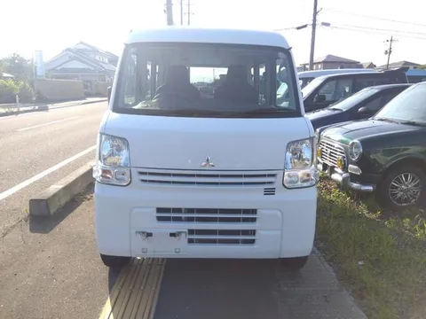 Mitsubishi Minicab Van