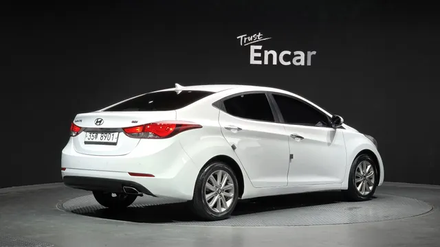 Hyundai Elantra (Avante)