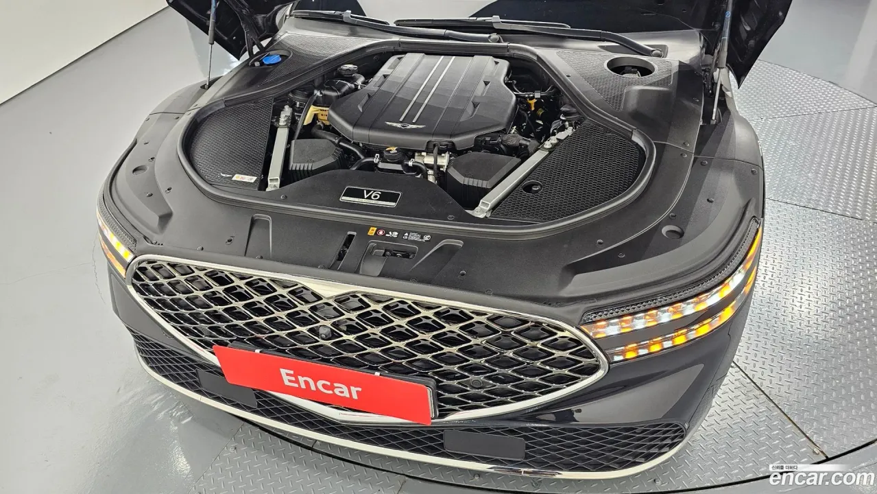 Genesis G90