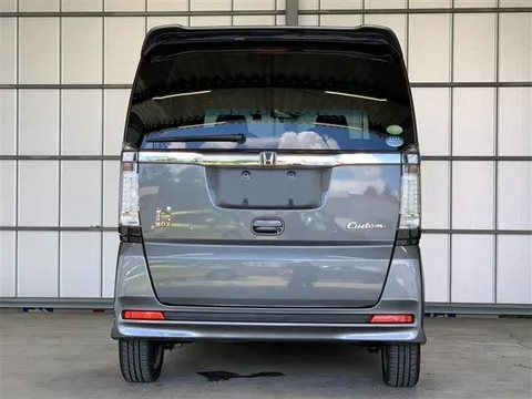 Honda N-BOX Custom