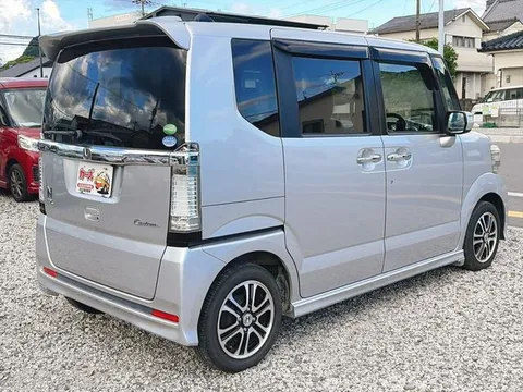 Honda N-BOX Custom